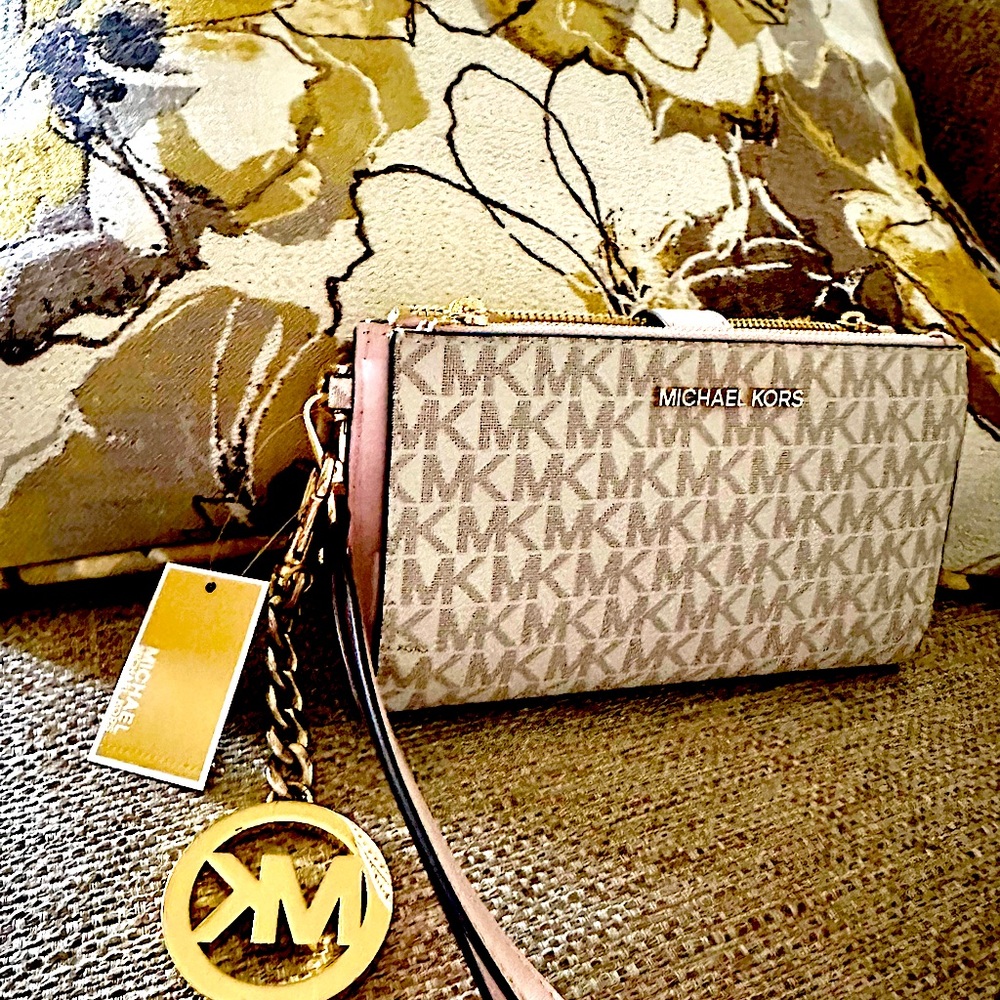Michael Kors Wristlet. Large Jet Set Blush Multi Huge organization - Picture 15 of 15